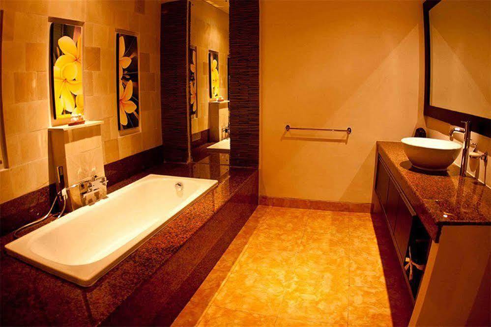 M Two Villas Seminyak Extérieur photo