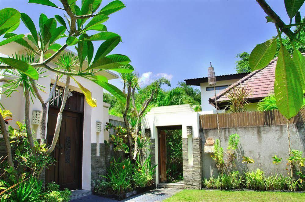M Two Villas Seminyak Extérieur photo